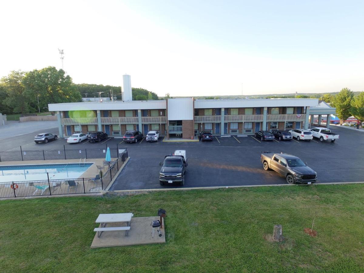 Lakes Inn Warsaw Exterior photo