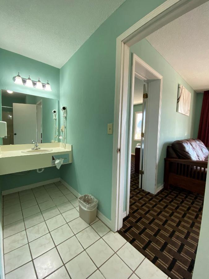 Lakes Inn Warsaw Exterior photo